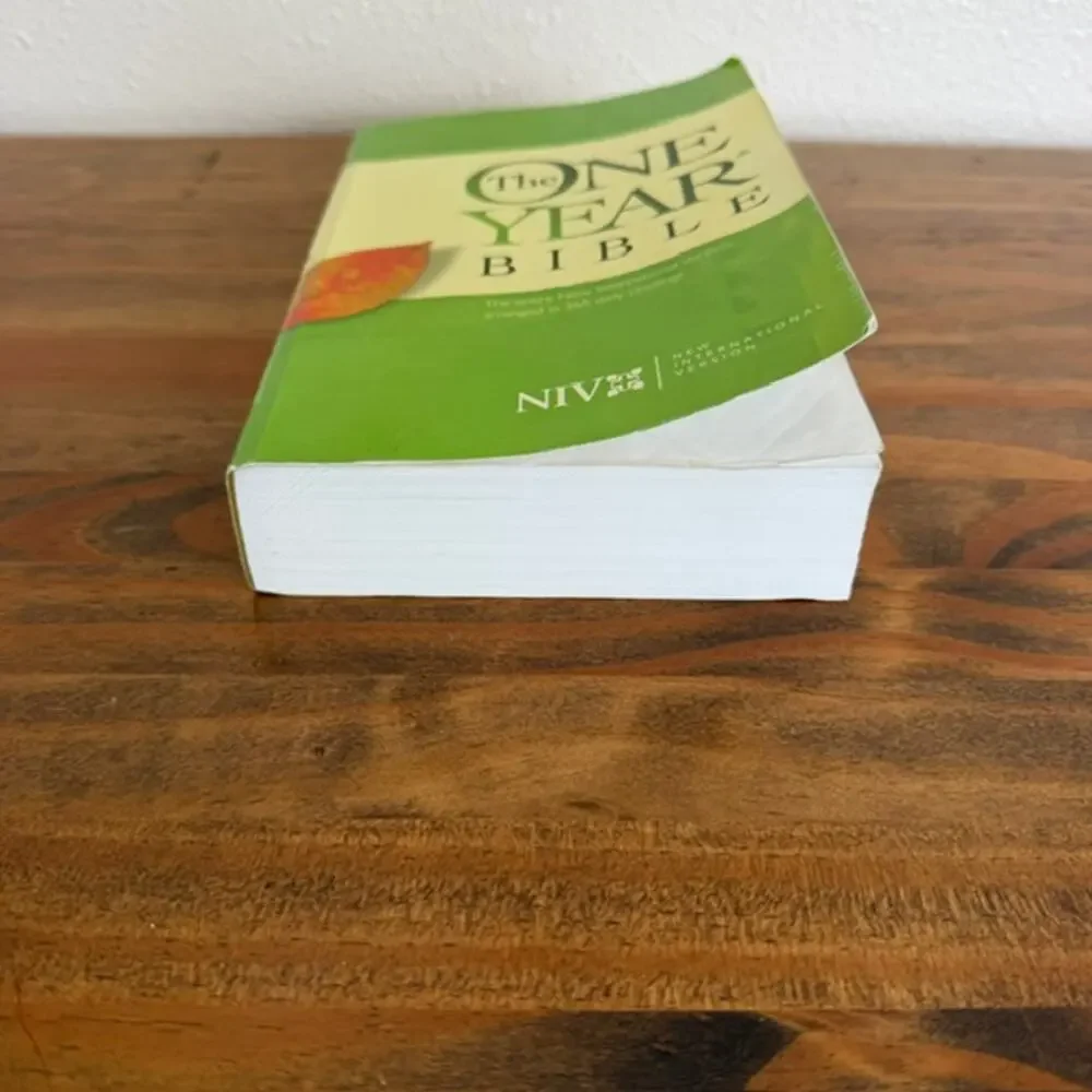 One Year Bible NIV Paper Back Tyndale Publishing